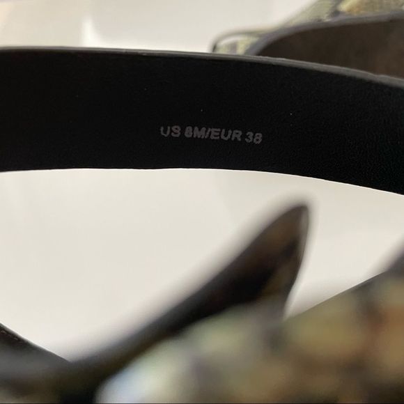 𝅺Vince ‘Morris’ Leather Snake Gladiator Sandal Green - Picture 5 of 7